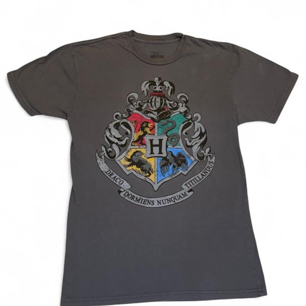Harry Potter Hogwarts Crest Graphic Tee